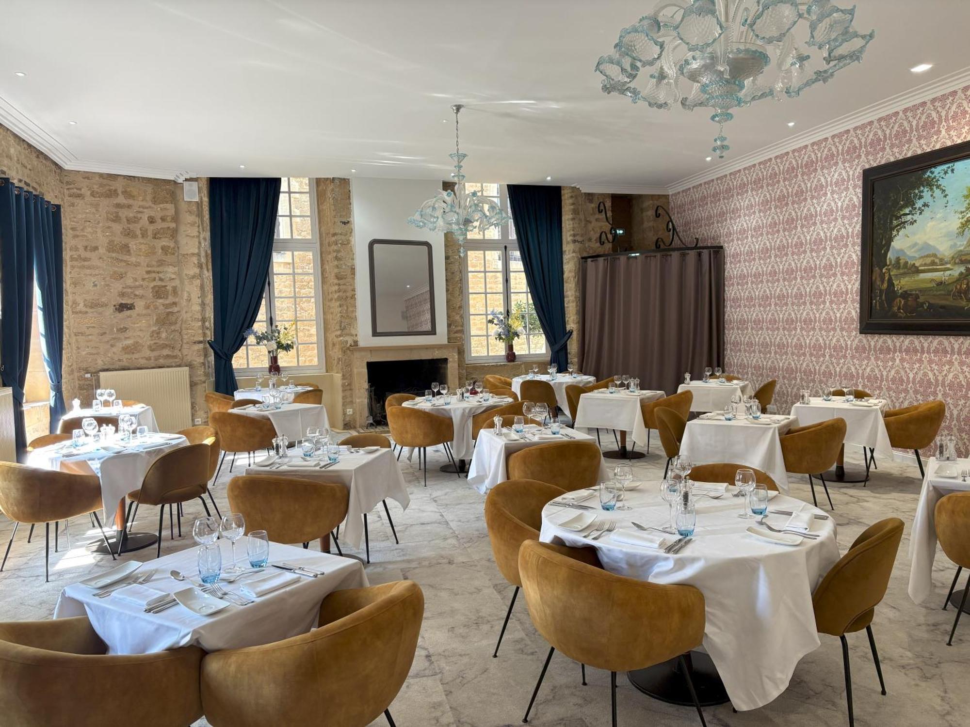 Hotel Le Chateau Fort De סדאן מראה חיצוני תמונה