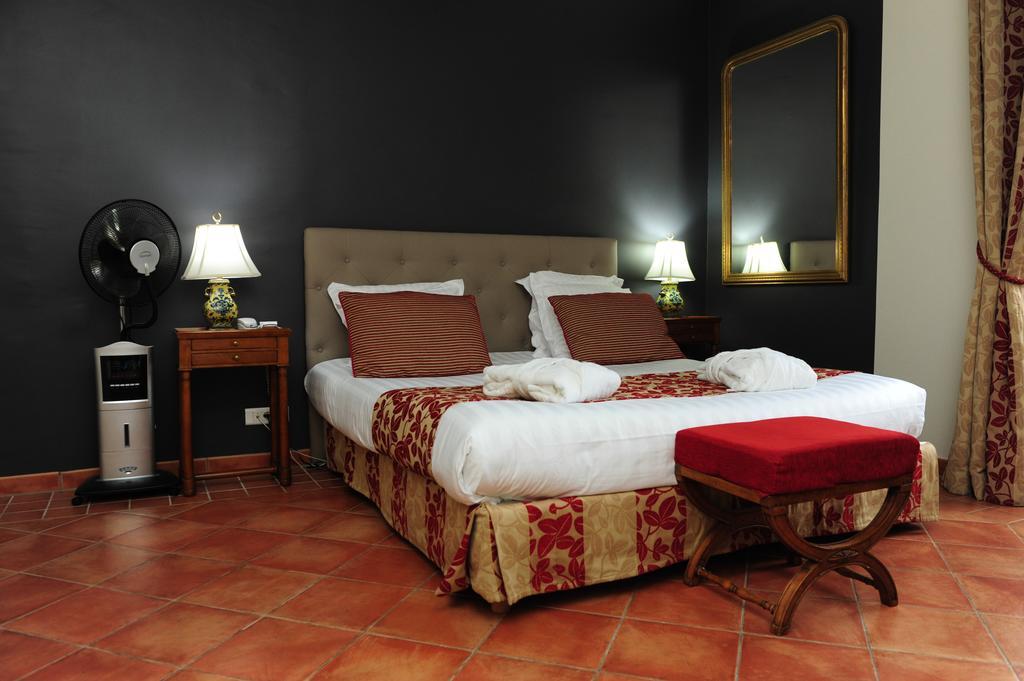 Hotel Le Chateau Fort De סדאן מראה חיצוני תמונה