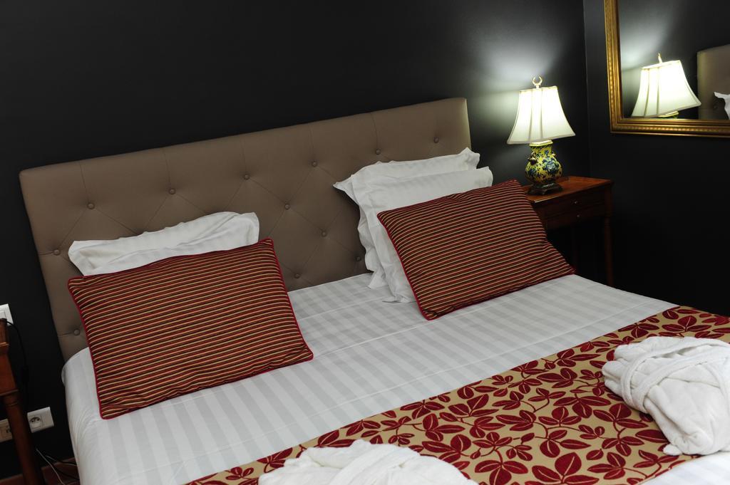 Hotel Le Chateau Fort De סדאן מראה חיצוני תמונה